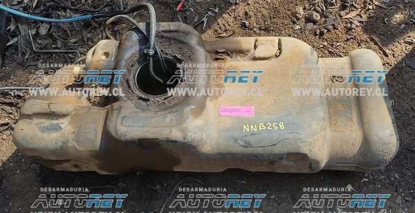 Estanque Combustible (NNB258) Nissan NP300 2019 SE (Manuel) $50.000 + IVA