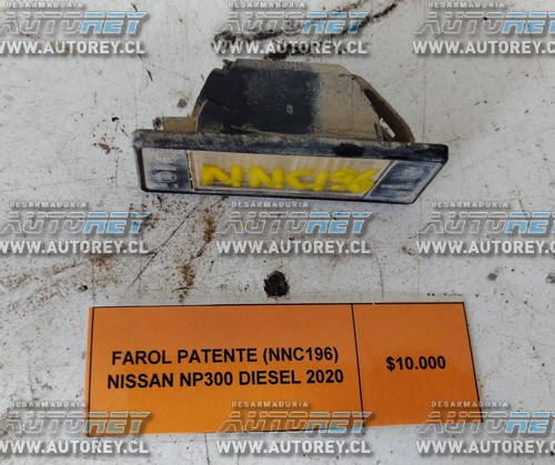 Farol Patente (NNC196) Nissan NP300 Diesel 2020 $10.000 + IVA