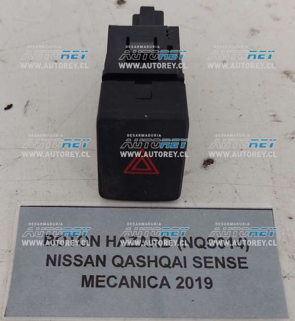 Botón Hazard (NQS014) Nissan Qashqai Sense Mecánica 2019 $10.000 + IVA