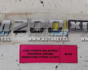 Logo Puerta Delantera Izquierda (SNK286) Ssangyong Kyron 2.0 2013 $8.000 + IVA