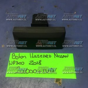 Botón hazard Nissan NP300 $10.000 más iva (2)