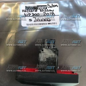 Botón hazard Nissan NP300 $10.000 más iva