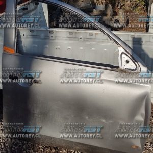 Puerta Delantera Derecha Detalle (MLK184) Mitsubishi L200 2.4 2018 $50.000 + IVA (Parcela)