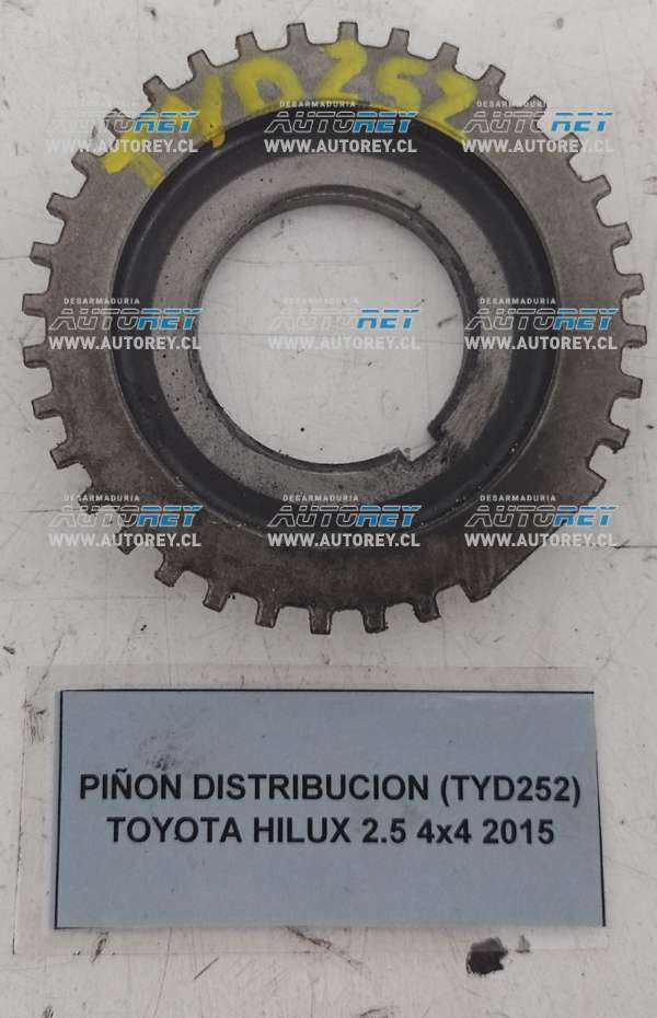 Piñón Distribución (TYD252) Toyota Hilux 2.5 4×4 2015 $10.000 + IVA