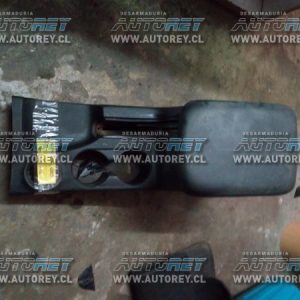 Consola piso Mitsubishi l200 2017 $30.000 + iva