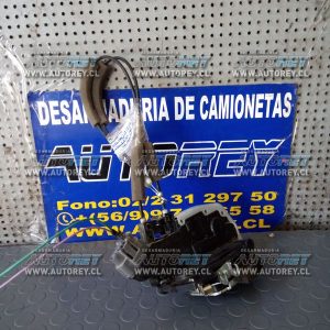 Chapa puerta trasera izquierda Nissan NP300 $25.000 mas iva (2)