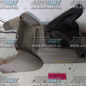 Consola Palanca Cambio (MLA3035) Mitsubishi L200 2.5 4×4 2014 $20.000 + IVA