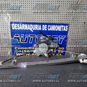 Cremallera alzavidrio puerta delantera derecha Nissan NP300 $40.000+IVA