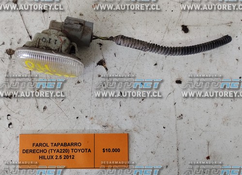 Farol Tapabarro Derecho (TYA220) Toyota Hilux 2.5 2012 $10.000 + IVA