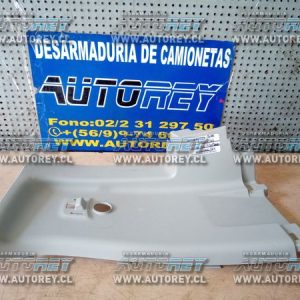 Tapiz cubre Pilar trasero superior derecho Toyota Hilux Revo $10.000 mas iva