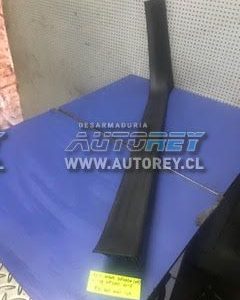 Cubre zócalo delantero izquierdo Nissan NP300 $10.000+iva