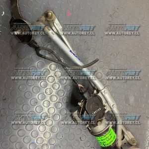 Motor limpia parabrisas Mitsubishi L200 2019 $25.000 mas iva