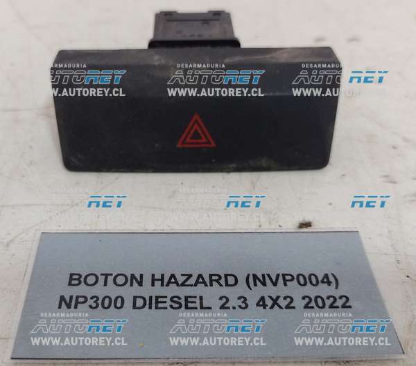 Botón Hazard (NVP004) Nissan NP300 Diesel 2.3 4×2 2022 $10.000 + IVA