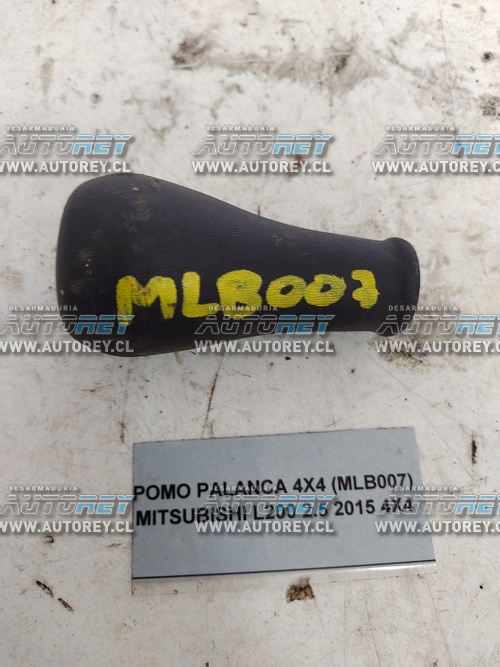 Pomo Palanca 4×4 (MLB007) Mitsubishi L200 2.5 2015 4×4 $10.000 + IVA