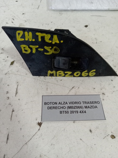 Botón Alza Vidrio Trasero Derecho (MBZ066) Mazda BT50 2019 4×4 $25.000 + IVA