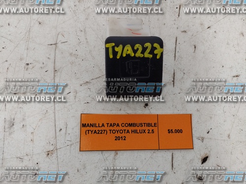 Manilla Tapa Combustible (TYA227) Toyota Hilux 2.5 2012 $5.000 + IVA