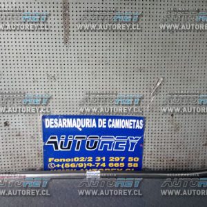 Moldura lame vidrio puerta delantera derecha Nissan NP300 $20.000 mas iva