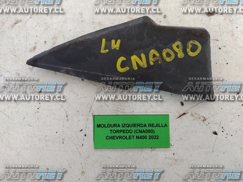 Moldura Izquierda Rejilla Torpedo (CNA080) Chevrolet N400 2022 $5.000 + IVA