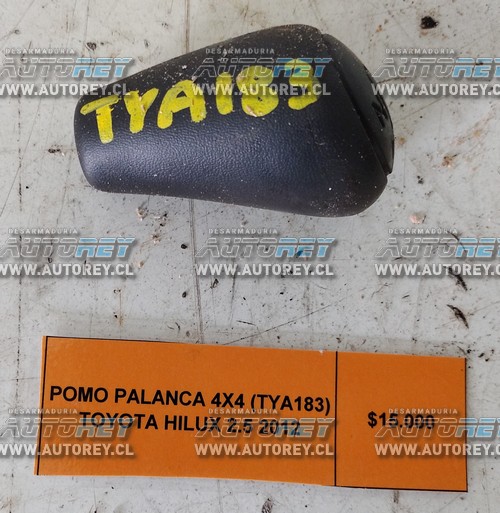 Pomo Palanca 4×4 (TYA183) Toyota Hilux 2.5 2012 $15.000 + IVA