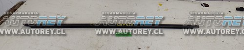 Moldura Lame Vidrio Puerta Delantera Derecha (CNA015) Chevrolet N400 2022 $15.000 + IVA