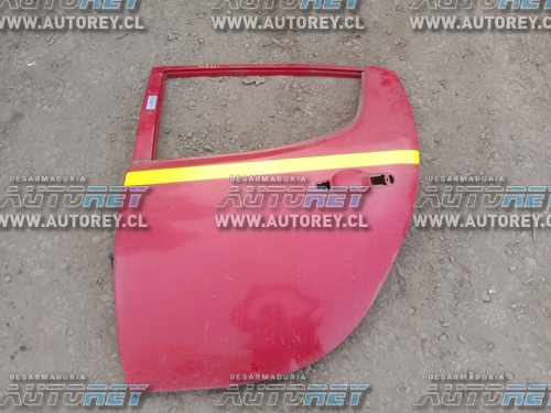 Puerta Trasera Izquierda (MLB201) Mitsubishi L200 2.5 2015 4×4 $100.000 + IVA (Parcela)