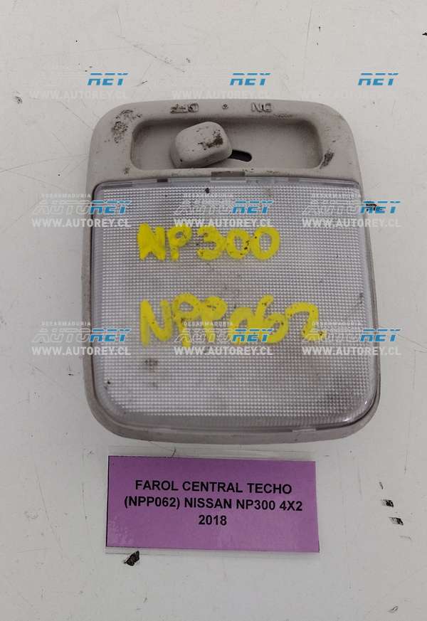 Farol Central Techo (NPP062) Nissan NP300 4X2 2018 $10.000 + IVA