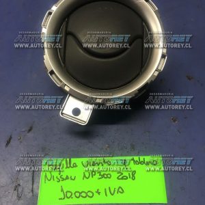 Rejilla ventilación tablero Nissan NP300 $10.000 más iva (3)