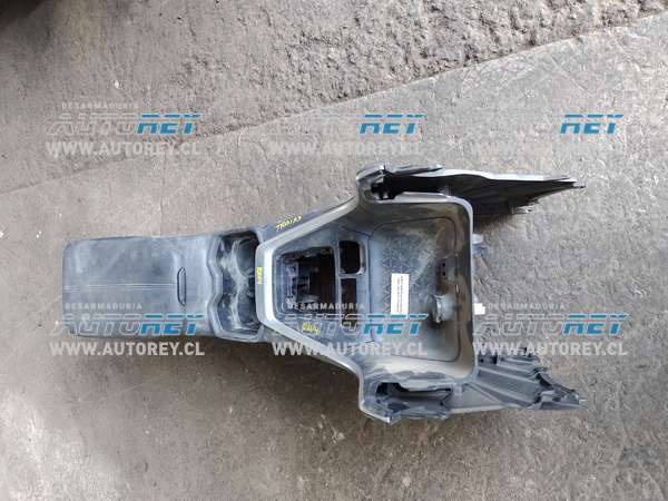 Consola Central Piso (TRA133) Toyota Rav 4 2021 $40.000 + IVA