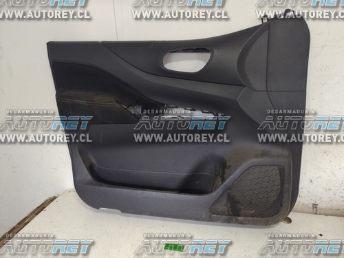 Tapiz Puerta Delantera Izquierda (NND056) Nissan Np300 4×4 2021 $25.000 + IVA (PARCELA)