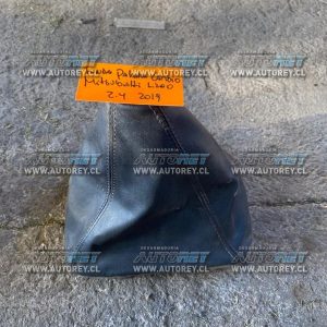 Funda palanca cambio Mitsubishi L200 2.4 2019 $30.000 más iva