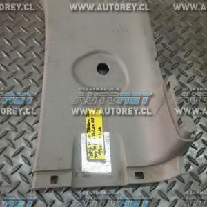 Tapiz cubre pilar trasero superior derecho Toyota Hilux 2007 al 2015 $10.000 mas iva