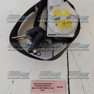 Cinturón Seguridad Trasero Derecho (MLA114) Mitsubishi L200 2015 $15.000 +IVA