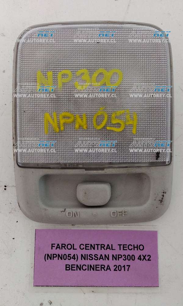 Farol Central Techo (NPN054) Nissan NP300 4X2 Bencinera 2017 $10.000 + IVA