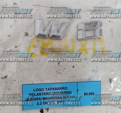 Logo Tapabarro Delantero Izquierdo (MXU093) Mahindra XUV500 2.2 Diesel 2013 $5.000 + IVA