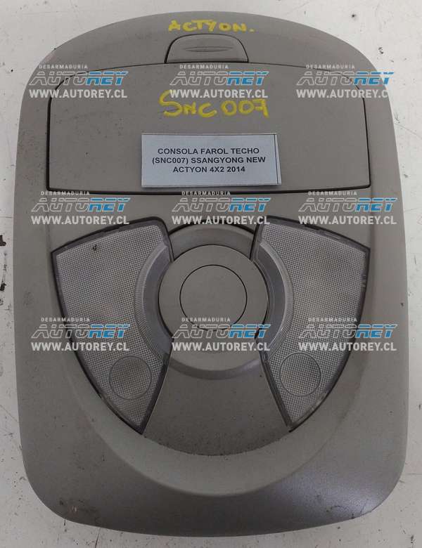 Consola Farol Techo (SNC007) SSangyong New Actyon 4×2 2014 $18.000 + IVA.jpeg