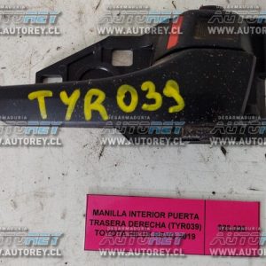 Manilla Interior Puerta Trasera Derecha (TYR039) Toyota Hilux Revo 2019 $10.000 + IVA
