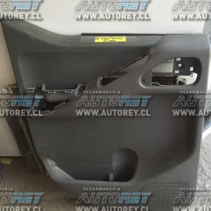 Tapiz puerta trasera izquierda Nissan Navara $20.000 mas iva