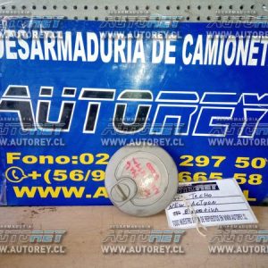 Farol central techo ssangyong New Actyon $10.000 más IVA (7)