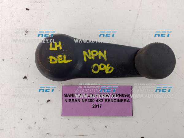 Manilla Alza Vidrio (NPN096) Nissan NP300 4X2 Bencinera 2017 $5.000 + IVA