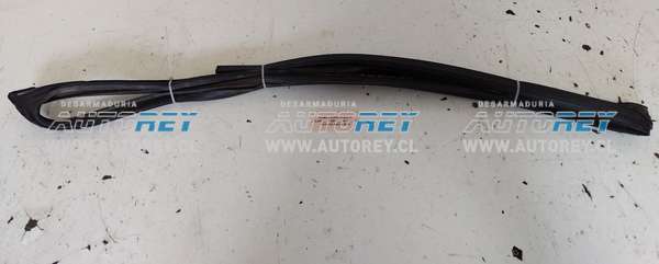 Goma Vidrio Puerta Delantera Derecha (TRA084) Toyota Rav 4 2021 $10.000 + IVA