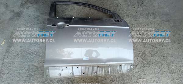 Puerta Delantera Derecha (CCB052) Chevrolet Captiva 2.4 AUT 2016 $150.000 + IVA (Parcela)