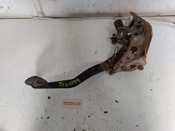 Pedal Embrague (TYC099) Toyota Hilux 2.5 4×2 2015 $25.000 + IVA.jpeg