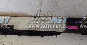 Tapiz Cubre Zócalo Delantero Derecho (VAM071) Volkswagen Amarok 2013 $10.000 + IVA