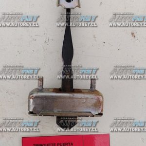 Trinquete Puerta Delantera Derecha (NP31004) Nissan NP300 2019 $10.000 + IVA