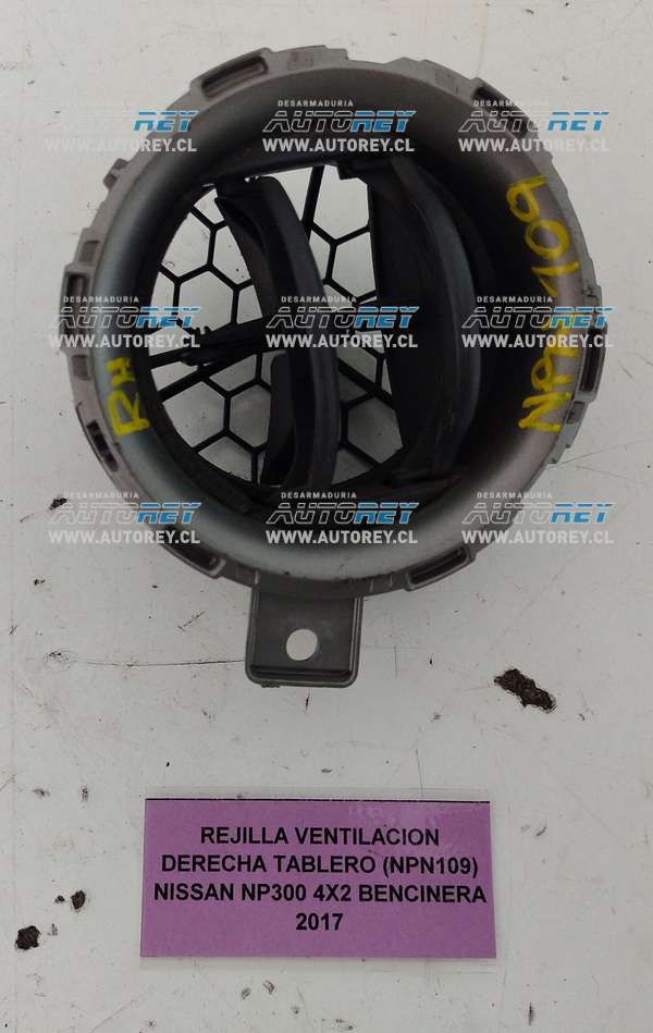 Rejilla Ventilación Derecha Tablero (NPN109) Nissan NP300 4X2 Bencinera 2017 $10.000 + IVA