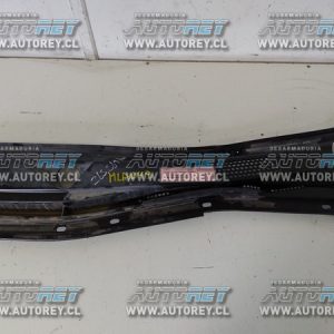 Rejilla izquierda Cubre Torpedo (MLA049) Mitsubishi L200 2015 $15.000 + IVA