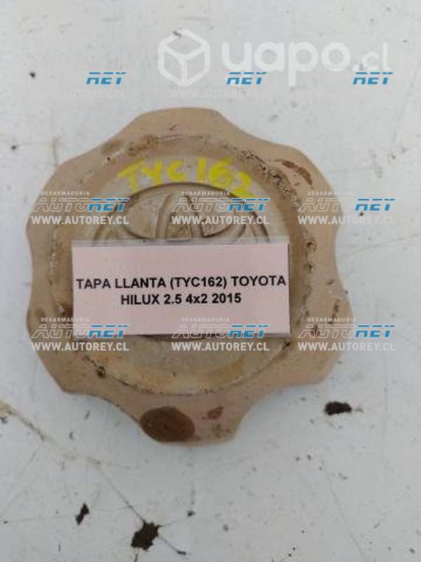 TAPA LLANTA (TYC161) TOYOTA HILUX 2.5 4×2 2015  $10.000 + IVA