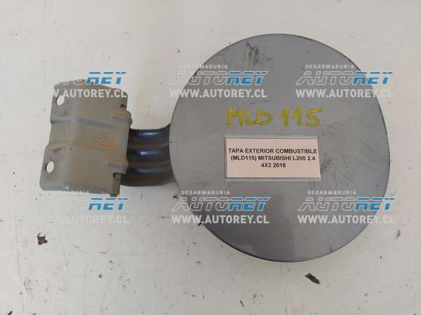 Tapa Exterior Combustible (MLD115) Mitsubishi L200 2.4 4×2 2018 $25.000 + IVA