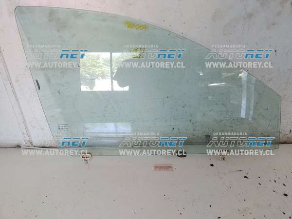 Vidrio Puerta Delantera Derecha (MLD057) Mitsubishi L200 2.4 4×2 2018 $40.000 + IVA