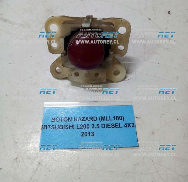 Boton Hazard (MLL180) Mitsubishi L200 2.5 Diesel 4×2 2013